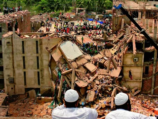 Tragedia pracowników zawalonej fabryki w Bangladeszu uświadomiła, że odpowiedzialność biznesu powinna obejmować cały łańcuch dostaw.