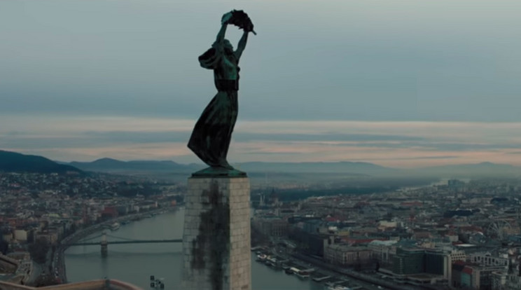A budapesti szabadságszobor és a Duna a Vörös Veréb című filmben / Fotó: Youtube