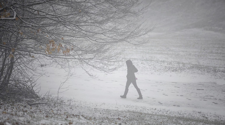 Cudar időjárás, hó, havas eső, és rengeteg csapadék érkezik / Fotó: MTI