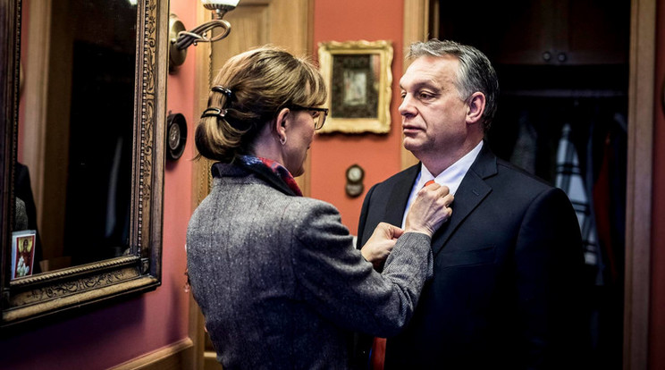 Orbán Viktor a választás éjszakáján feleségével / Fotó: Facebook