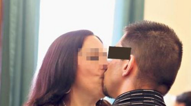 Csókkal köszöntötte elítélt férjét a bevarrt szájú nő