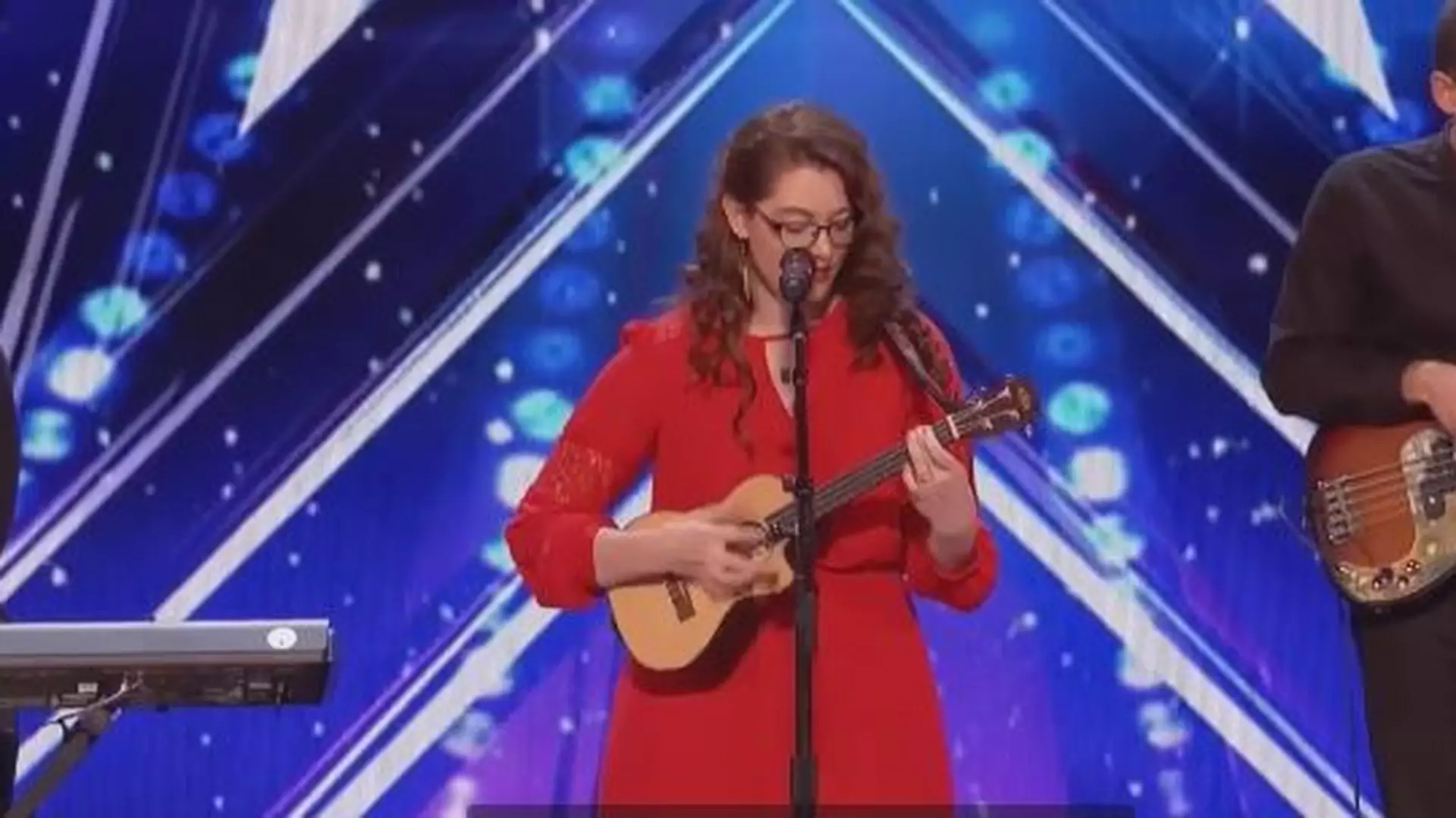 Niesłysząca wokalistka podbiła serca jurorów amerykańskiej wersji programu "Mam talent!"