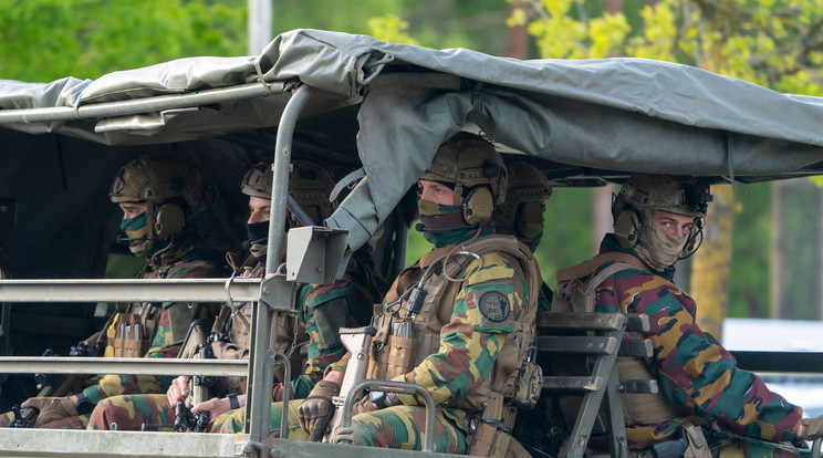 Egy egész katonai alakulatot oszlatott fel a belga védelmi miniszter / Illusztráció: Northfoto