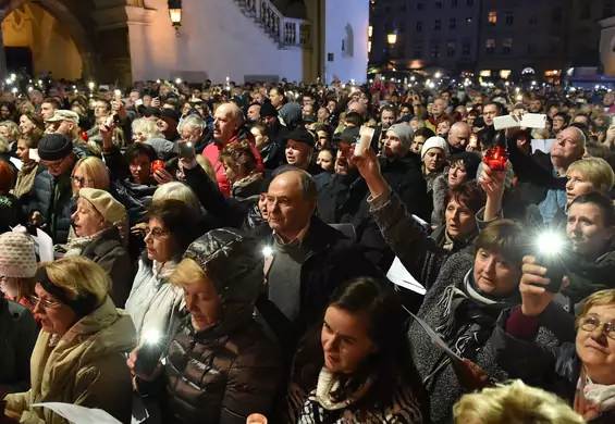 Tłumy w Krakowie pożegnały Leonarda Cohena
