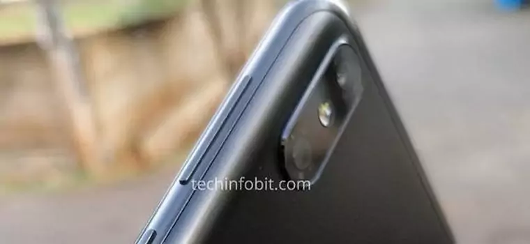 Motorola Moto One na zdjęciach. Ma ekran z wcięciem