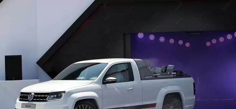 Volkswagen Amarok Power Pickup Truck nad jeziorem