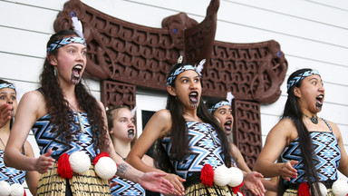 Maorysi do przeciwników szczepionek: przestańcie używać naszego tańca