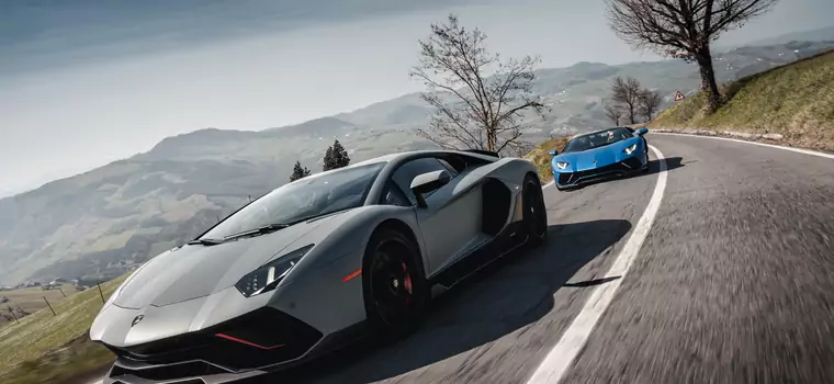 Lamborghini Aventador przechodzi do historii. Ostatnie V12 wyjechało na pożegnalną przejażdżkę