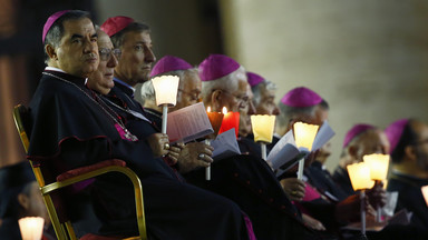 "La Repubblica": papierosy i benzyna ze zniżką dla kardynałów