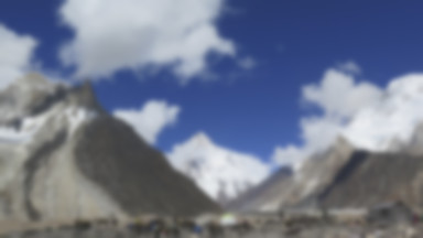 Zimowe wyprawy na K2: huraganowe wiatry zniszczyły obozy powyżej bazy