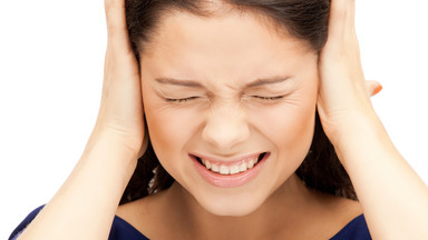 Stres wyostrza słuch, ale tylko u kobiet
