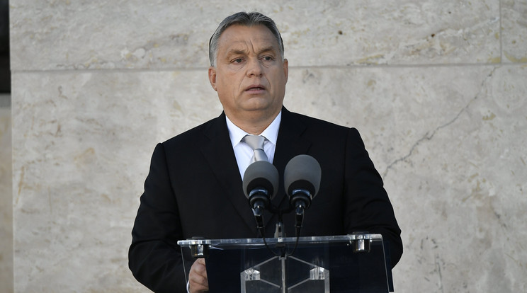 Orbán beszédet tartott Tisza István szobránál /Fotó: MTI - Szigetváry Zsolt