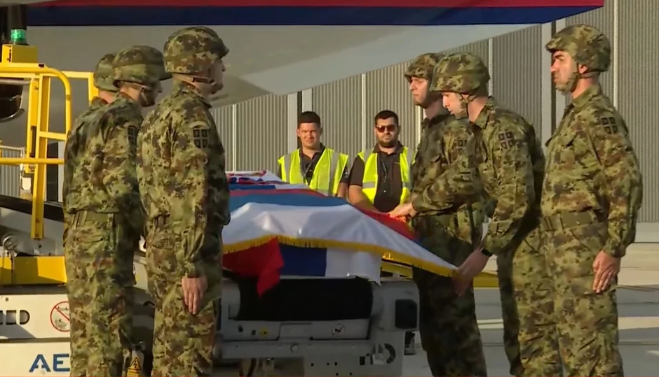 avion sa telom Ratka Mladića sleteo u Srbiju