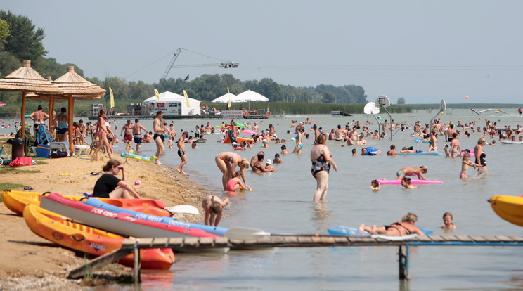 Csak óvatosan, ha a Balatonra tart! / Fotó: RAS-Archív 