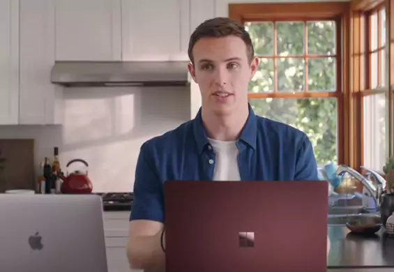 Ten gość nazywa się Mac Book i zagrał w nowej reklamie Microsoft. Firma znalazła go na końcu świata