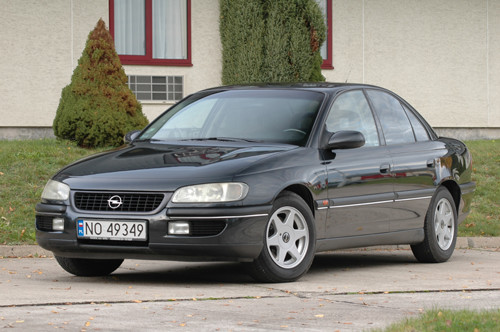 Opel Omega 2.0i - Prestiż poza zasięgiem