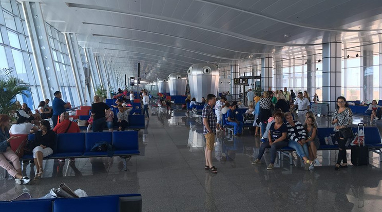 A magyar repülőre várakozókat
kétszer is hiába vitték ki a reptérre