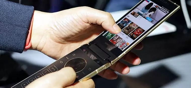 Samsung W2018 to smartfon z klapką i aparatem ze światłem f/1.5