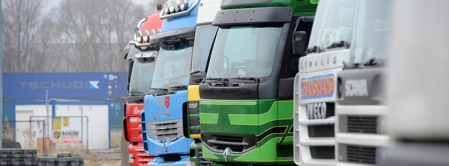 Czy dilerzy ciężarówek zawiązali kartel, aby zawyżać ceny samochodów?