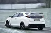 Honda Civic Type R kontra Ford Focus RS - który hot-hatch jest lepszy na torze?