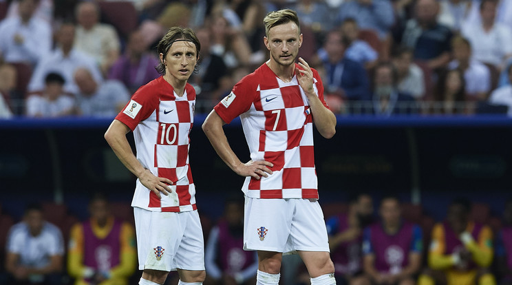 A horvátok két nagy sztárja, Modric (balra) és Rakitic is a magyarok elleni keretben lesz a március 24-én sorra kerülő mérkőzésen. A két csapat telt ház előtt mérkőzik majd Budapesten/Fotó:Getty Images