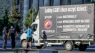 Ruch sądu w sprawie furgonetek anty-LGBT. Aktywiści: to przełom