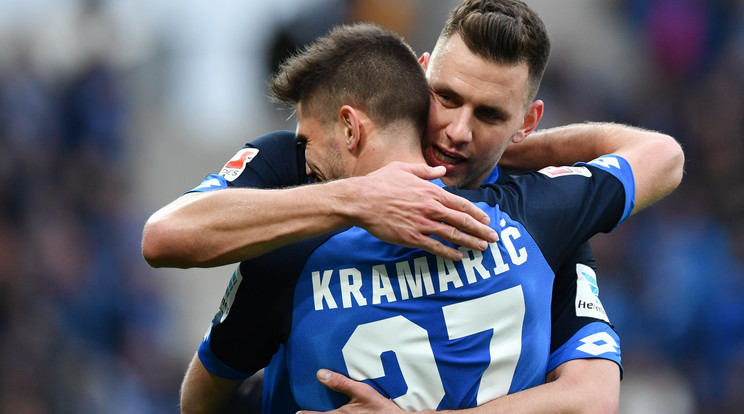 Szalai (szemben) többnyire csak csere a német csapatban, Kramaric kezdő /Fotó: AFP 