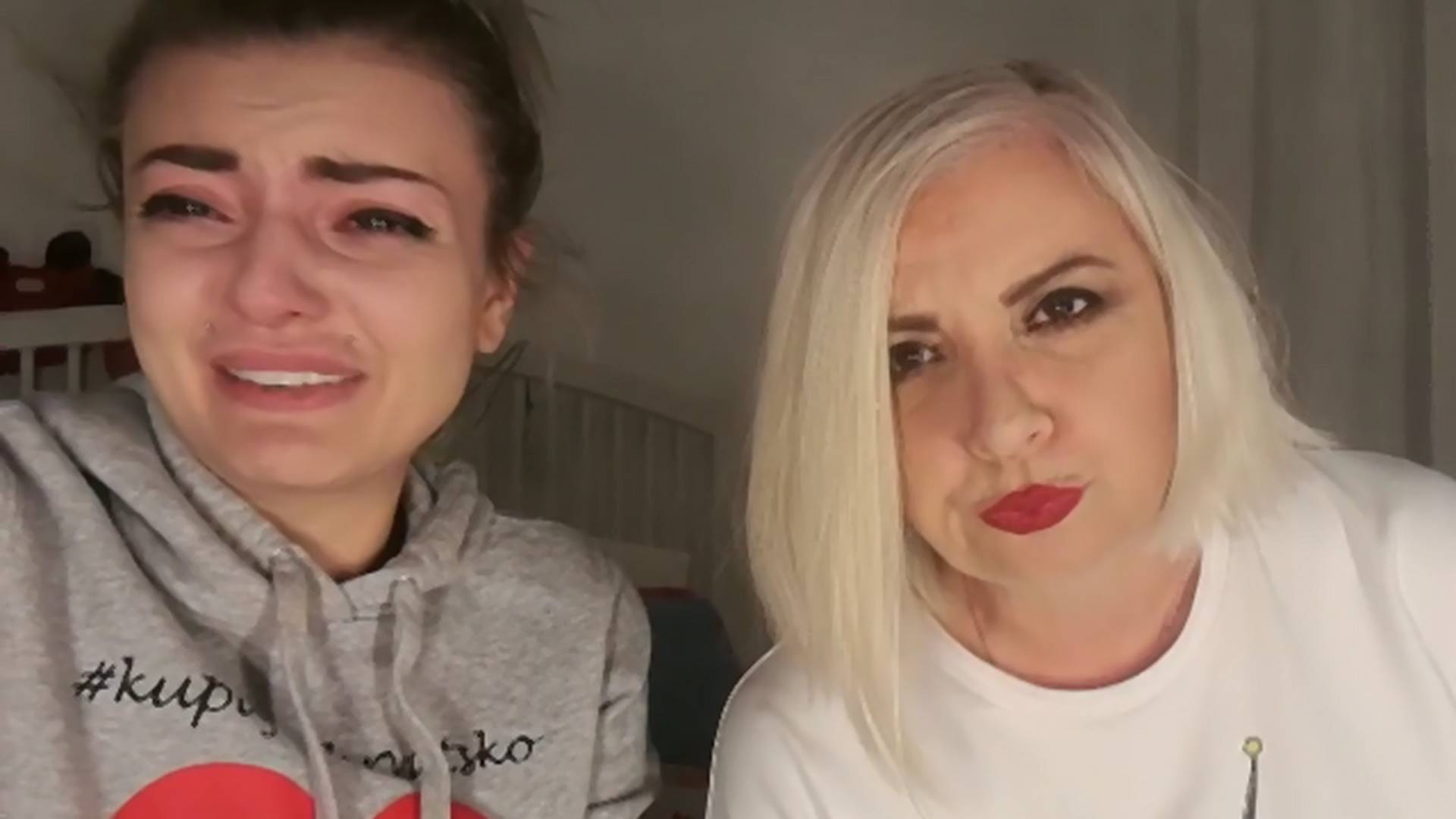 Ela Dvornik sa svojom mamom snimila najgori make-up tutorijal