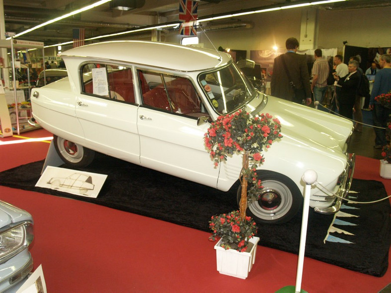 Techno Classica 2011: 2500 oldtimerów i 200 tys. zwiedzających