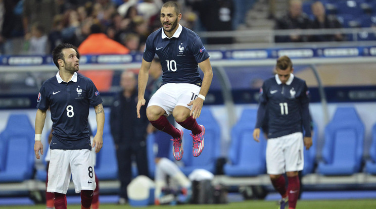 Valbuena (balra) szerint Benzema (középen) hazudozik