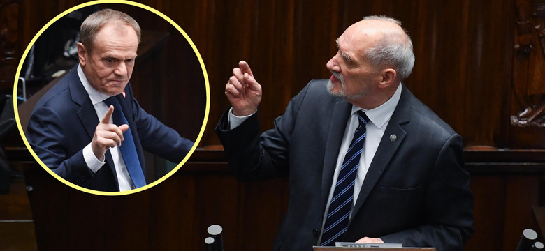 Antoni Macierewicz wtargnął na mównicę po słowach Donalda Tuska. "Bezprawne działania!"