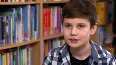 12-letni Franek przeczytał ponad 300 książek. Wieczorami czyta bratu z autyzmem. "To bardzo rozwija jego mowę"