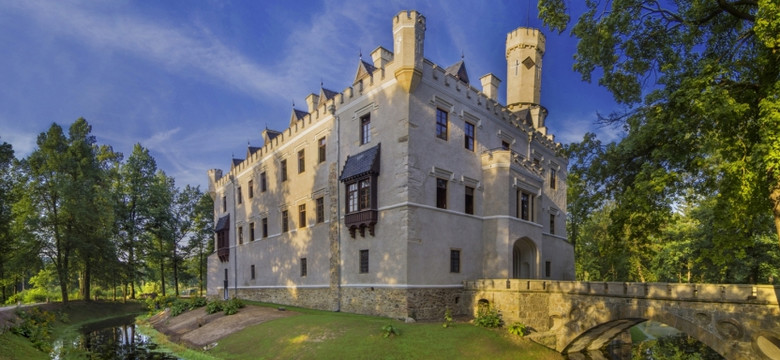 Zamek w Karpnikach otwarty po remoncie - w zamku Hohenzollernów powstał hotel