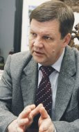 Krzysztof Grzegorek, wiceminister
    zdrowia, podkreśla, że tylko te szpitale, które przekształcą
   się w spółki, będą mogły zamienić dług na długoletnie
    obligacje