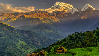 Nepal otwiera się na himalaistów i turystów