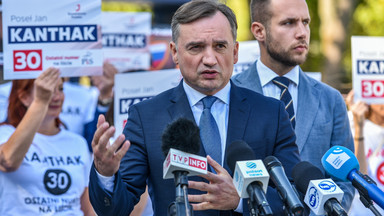 Zbigniew Ziobro dostał pytanie od reportera TVN24 i się zaczęło. "Takie życie, panie redaktorze" [WIDEO]