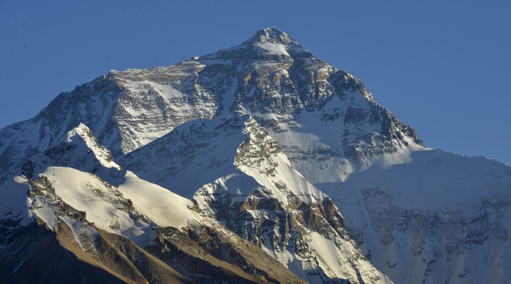 Mount Everestre a feleség már nem jutott fel / Fotó: Northfoto