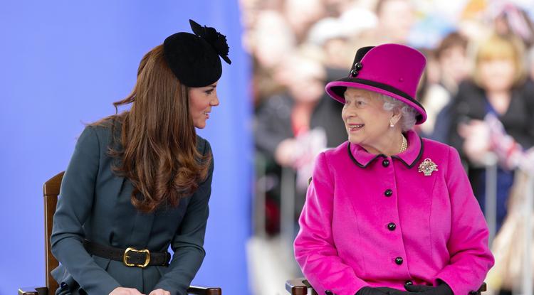 Nemrég derült ki, hogy II. Erzsébet királynő fotójába is belenyúltak, ahogy Katalin hercegnő esetében is Fotó: Getty Images