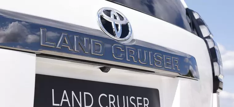 Nowa Toyota Land Cruiser bez kamuflażu