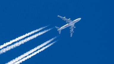 Niemcy chcą droższych biletów lotniczych, by ograniczyć emisję CO2