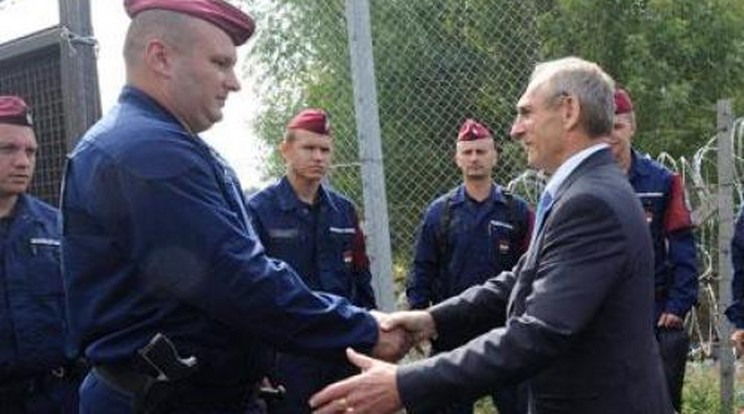 Óriási a káosz a magyar-osztrák határon