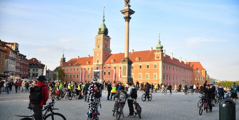 Dwa dni utrudnień na ulicach Warszawy. Rowerzyści i motocykliści wyruszą w trasę