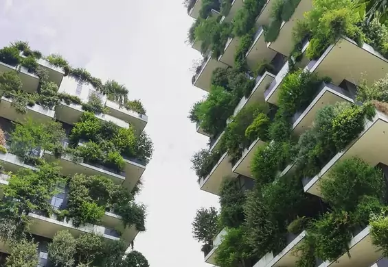 Na tym wieżowcu rośnie 900 drzew. W 2015 roku wybrano go najlepszym budynkiem na świecie