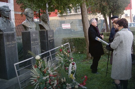 Kao nekad: U centru su biste narodnih heroja, ulice nisu menjale ime