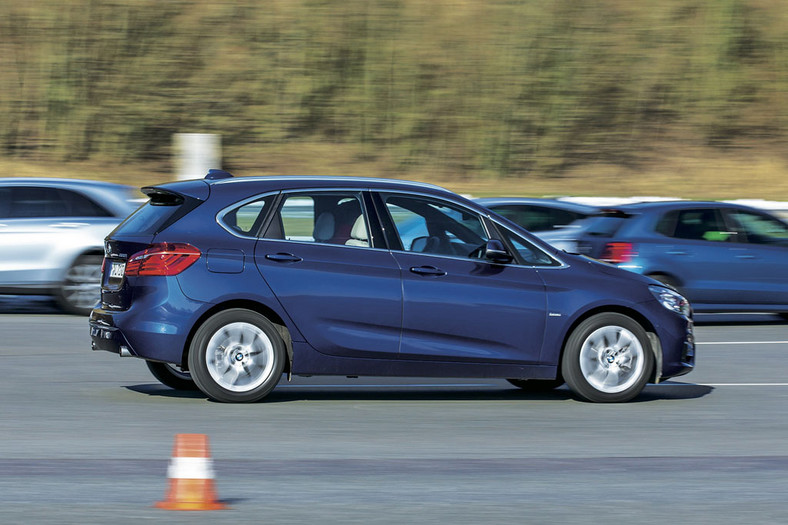 BMW 220i ACtive Tourer czuły na hamulcu