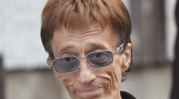 Életéért küzd Robin Gibb