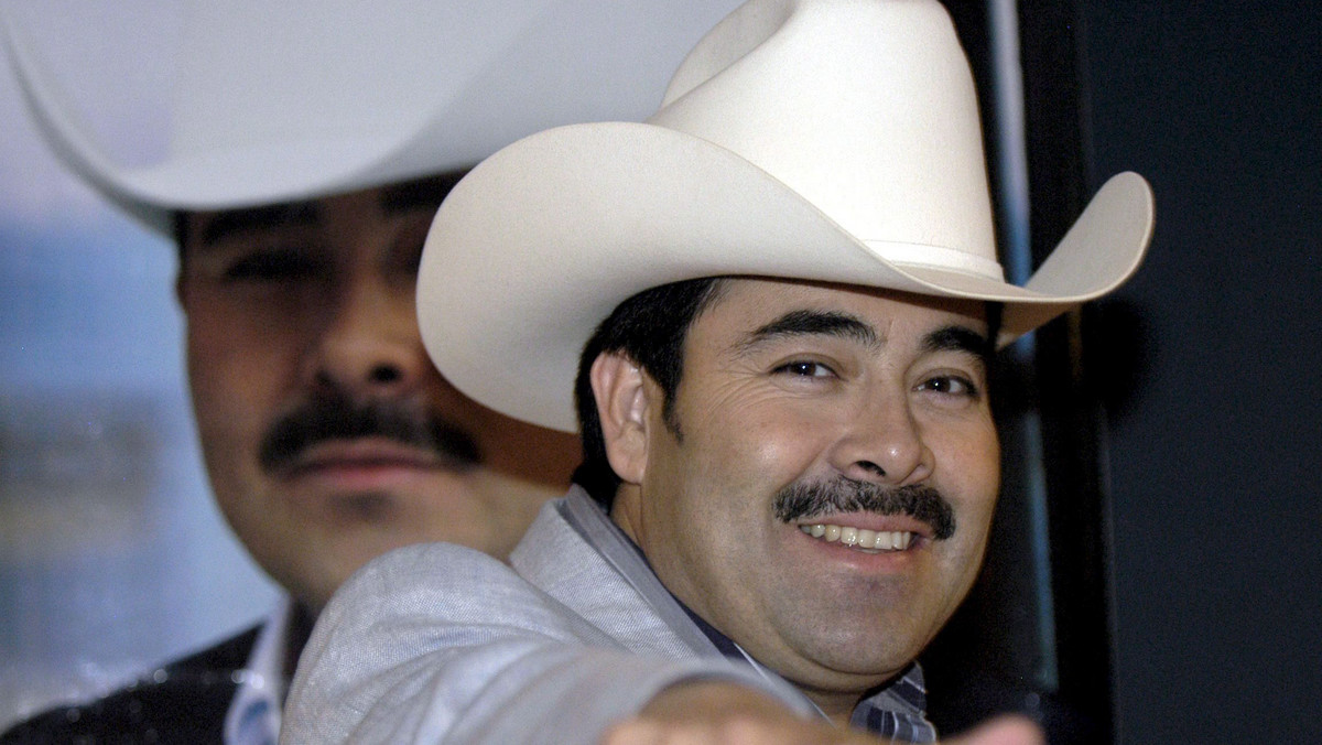 Sergio Vega, popularny meksykański piosenkarz, został zabity przez grupę niezidentyfikowanych sprawców w miejscowości Barobampo w stanie Sinaloa.