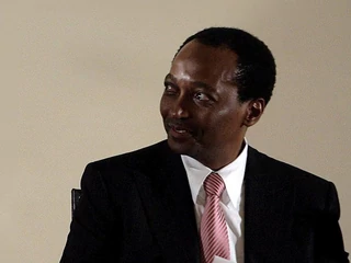 Patrice Motsepe - jego holding wydobywczy African Rainbow Minerals mimo kryzysu jest coraz wyżej wyceniany.