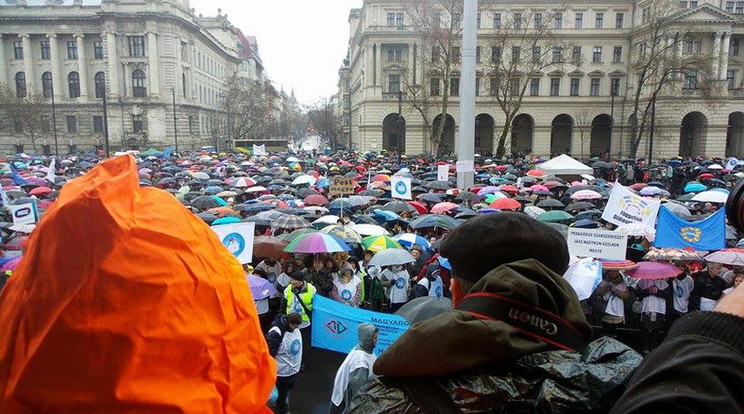 A méltatlan körülmények miatt akadtak ki leginkább a pedagógusok/Fotó-Vági Bence