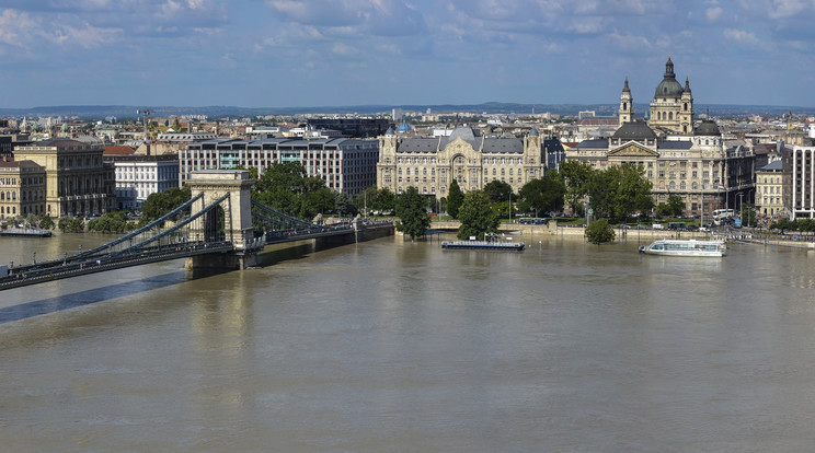 Jövő júliusban egyszerre lesznek Budapest vendégei 
az F1 és az úszóvilág kiemelkedő személyiségei /Fotó: MTI Róka László